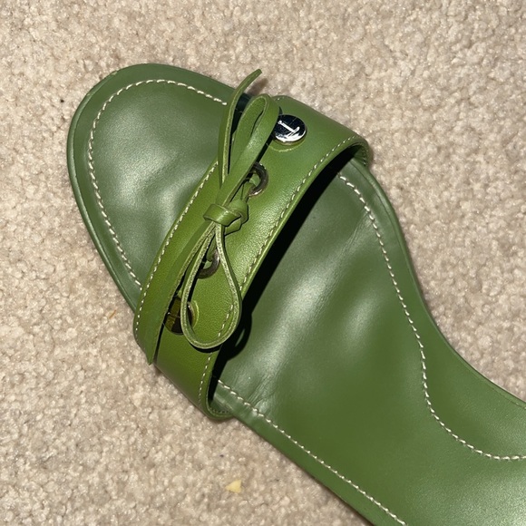 *DONATED to DRESS FOR SUCCESS*
Authentic Tod’s Zeppa Wedge Sandal, Sz 9 - Picture 8 of 9